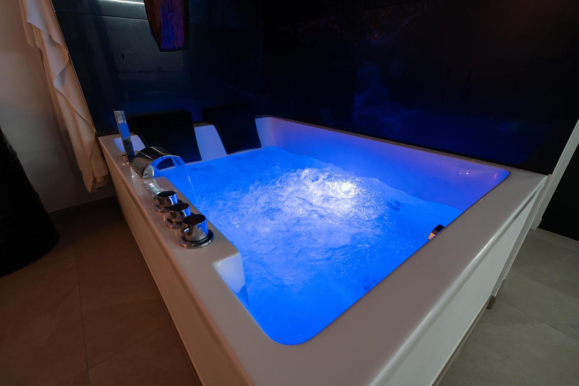 Le Saint-Andre - Clim - Loft Romantique Avec Jacuzzi - By Primo C0Nciergerie *